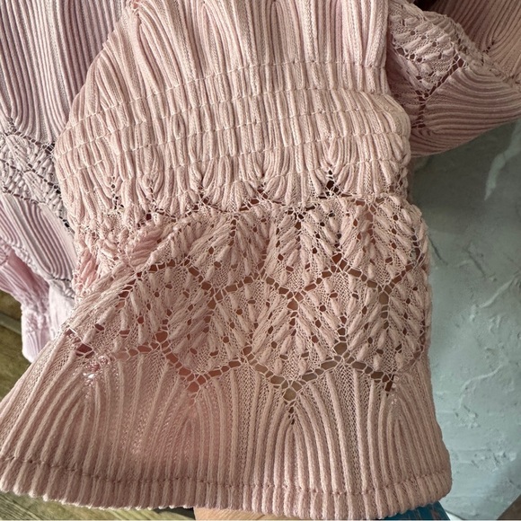 Pink Off-Shoulder Blouse size medium textured fabric with details in design - Picture 4 of 11